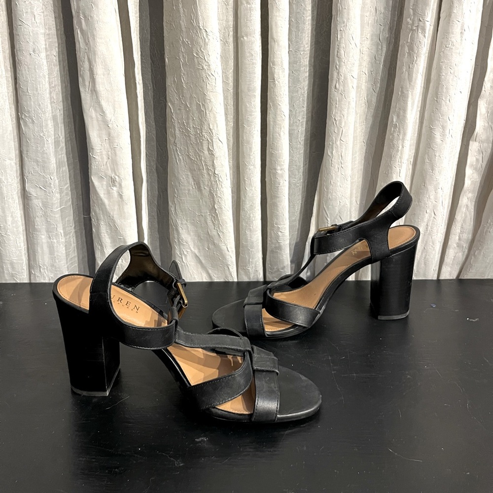 Ralph Lauren T Strap Leather Sandals